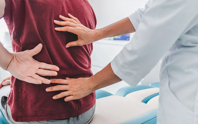 Ayurvedic Treatment for Chronic Back Pain: Why Kolkata Patients Prefer Natural Relief Over Painkillers